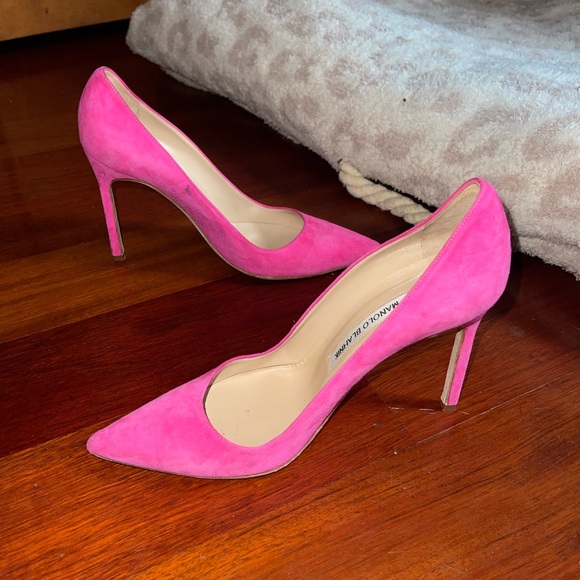 Manolo Blahnik BB 105 Pink Suede Pumps - Picture 4 of 8